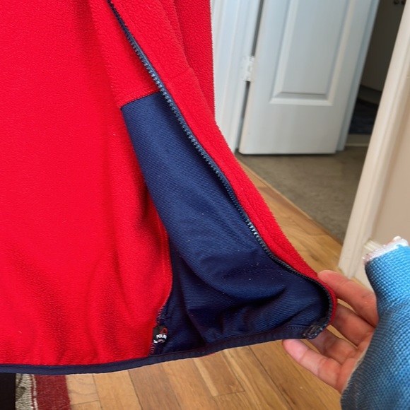 CLASSIC LL BEAN red full zip Polartec fleece jacket. Dark blue trim. Size S. - Picture 8 of 14